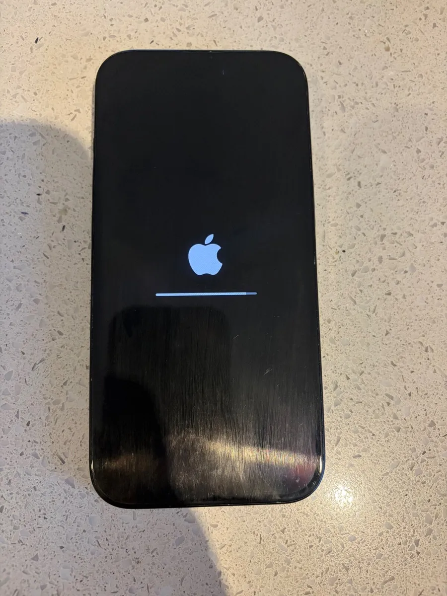 iPhone 15 - Image 1