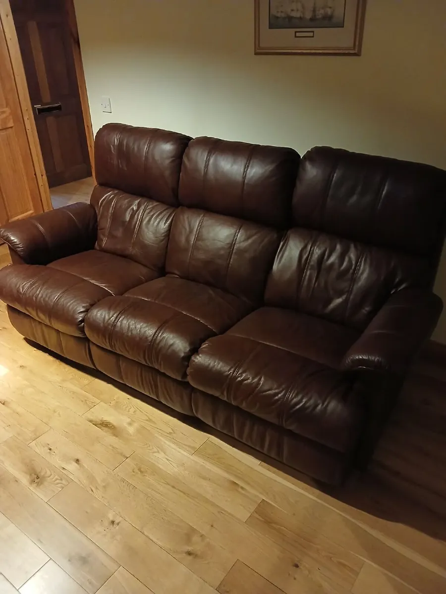 Recliner 3 + 2 seater Couch - Image 2