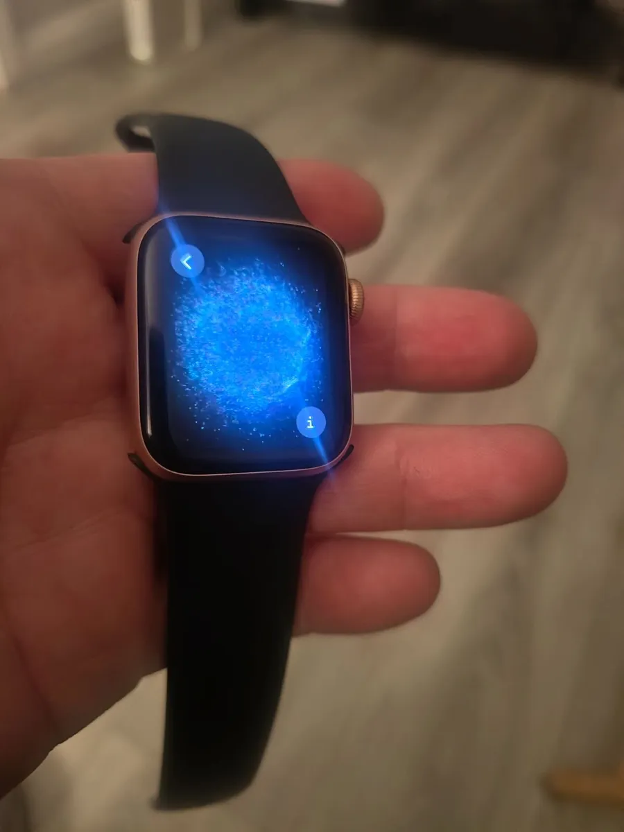 Genuine Apple watch SE 40 mm 2 gen GPS - Image 2