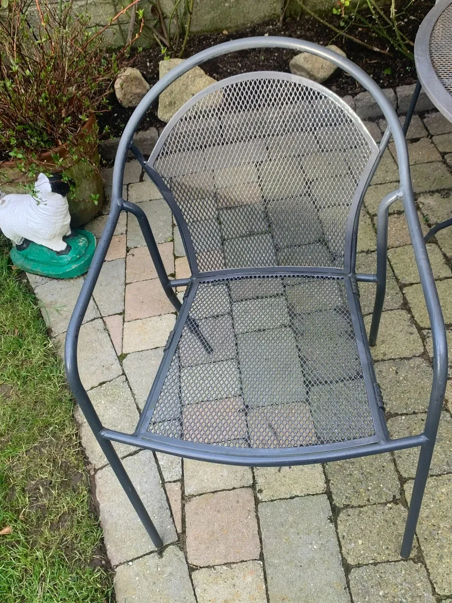 Patio table and 4 chairs - Image 3