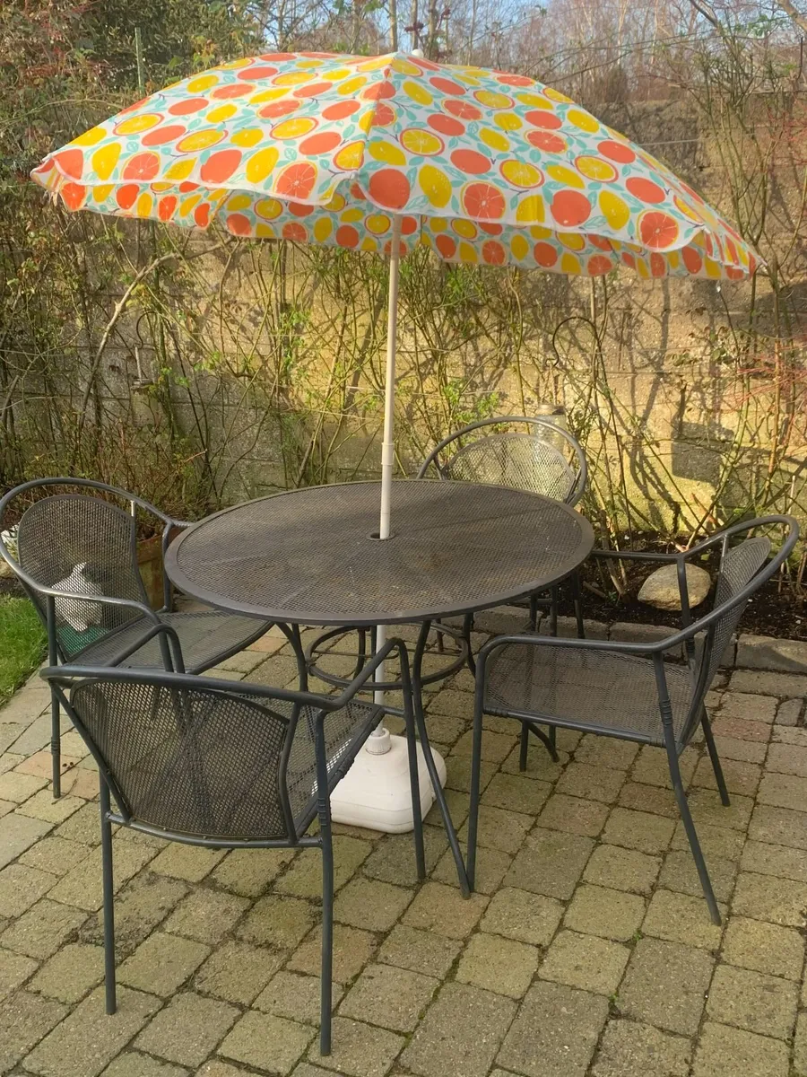 Patio table and 4 chairs - Image 4