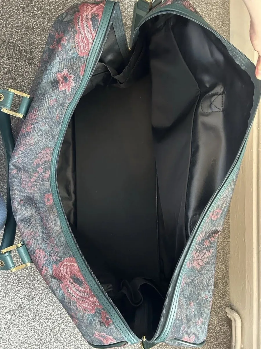 TRAVEL BAG - Image 3