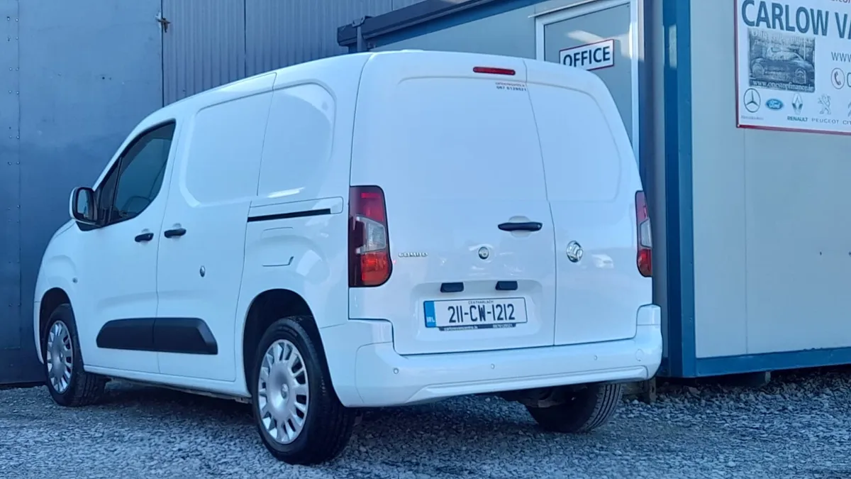 211 Vauxhall Combo 1.5d 100 Sport - Image 4