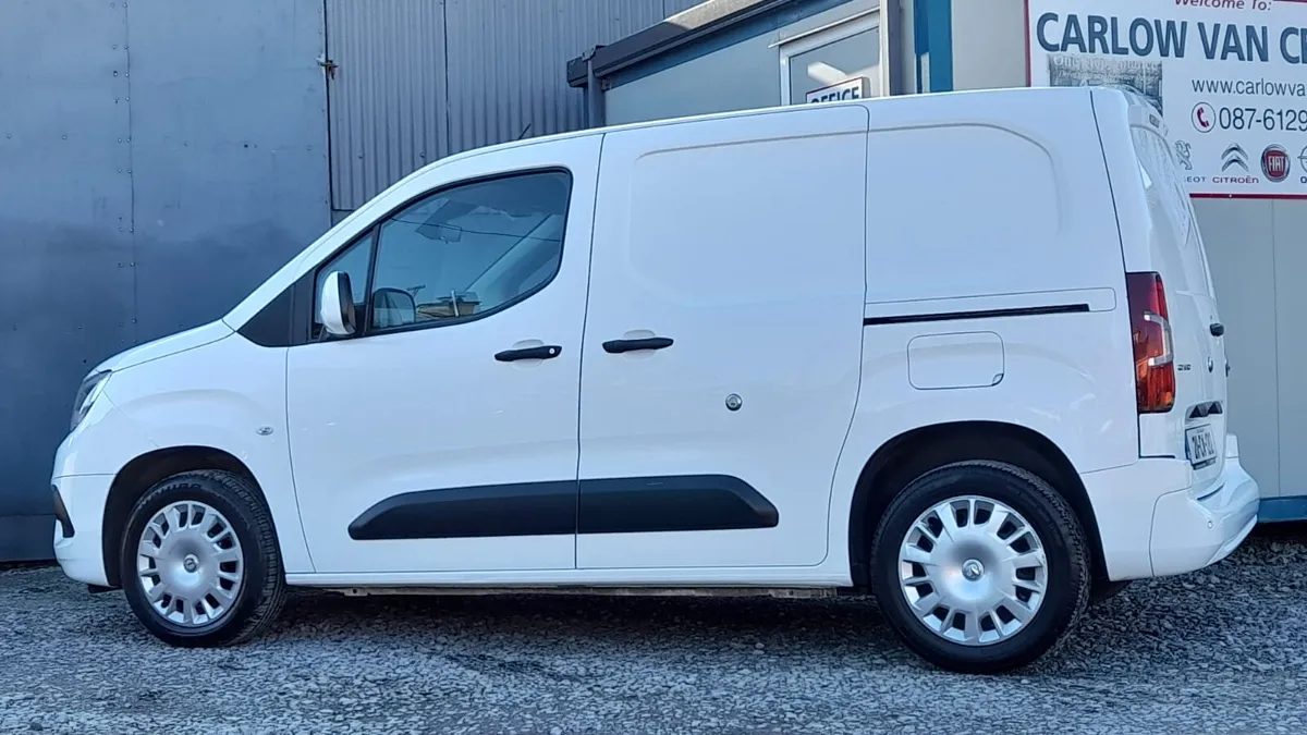 211 Vauxhall Combo 1.5d 100 Sport - Image 3