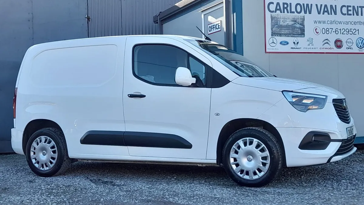 211 Vauxhall Combo 1.5d 100 Sport - Image 2