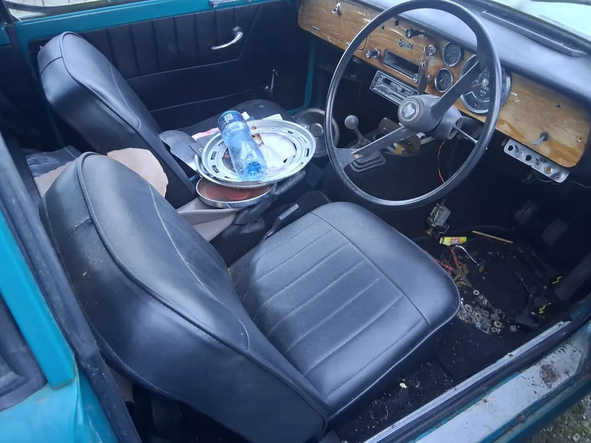 Triumph Herald 1968 - Image 2