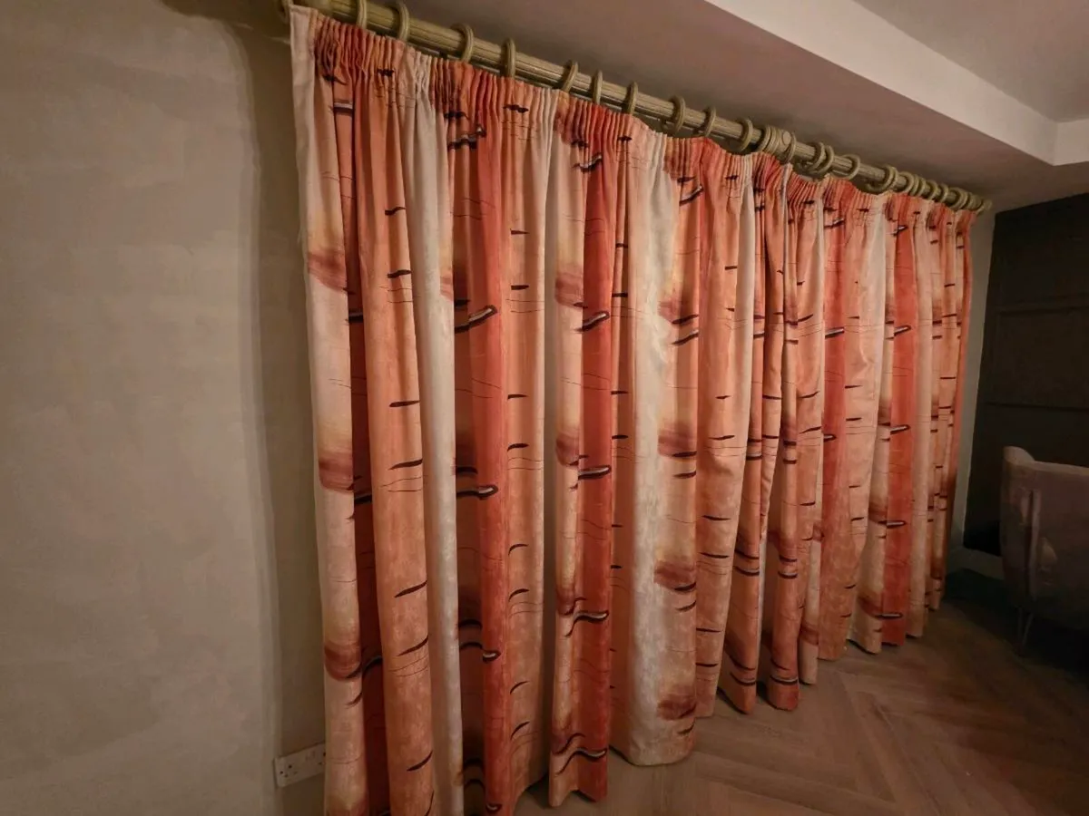 Curtains - Image 2