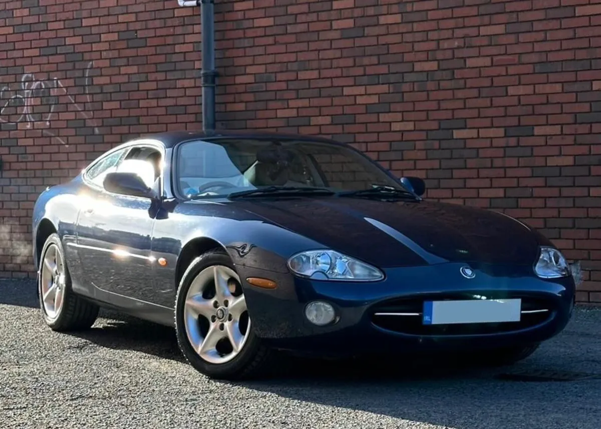 Jaguar XK8 *Low MLS* - Image 1