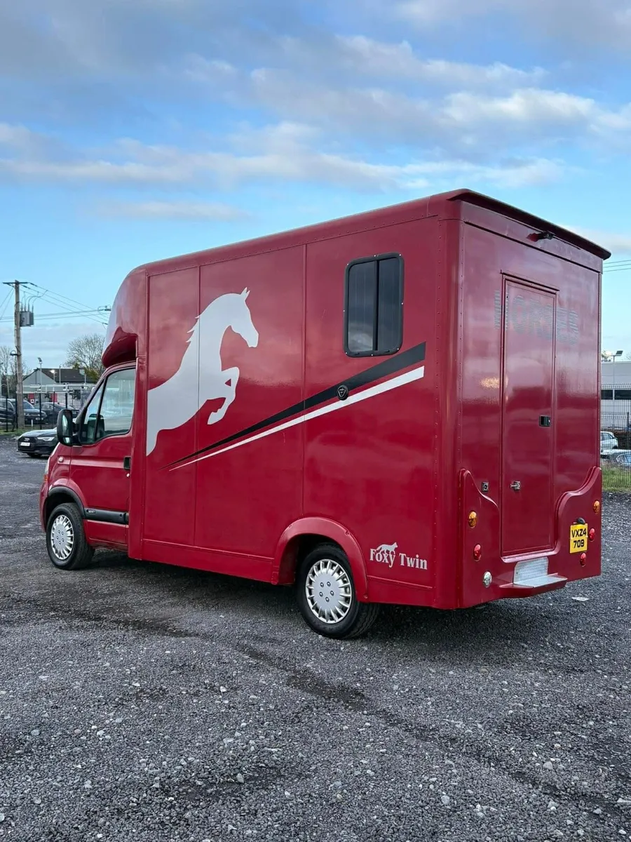 NI Year 2009 Horse lorry - Image 3