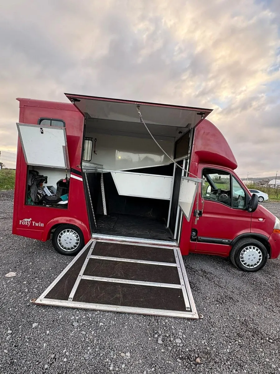 NI Year 2009 Horse lorry - Image 4