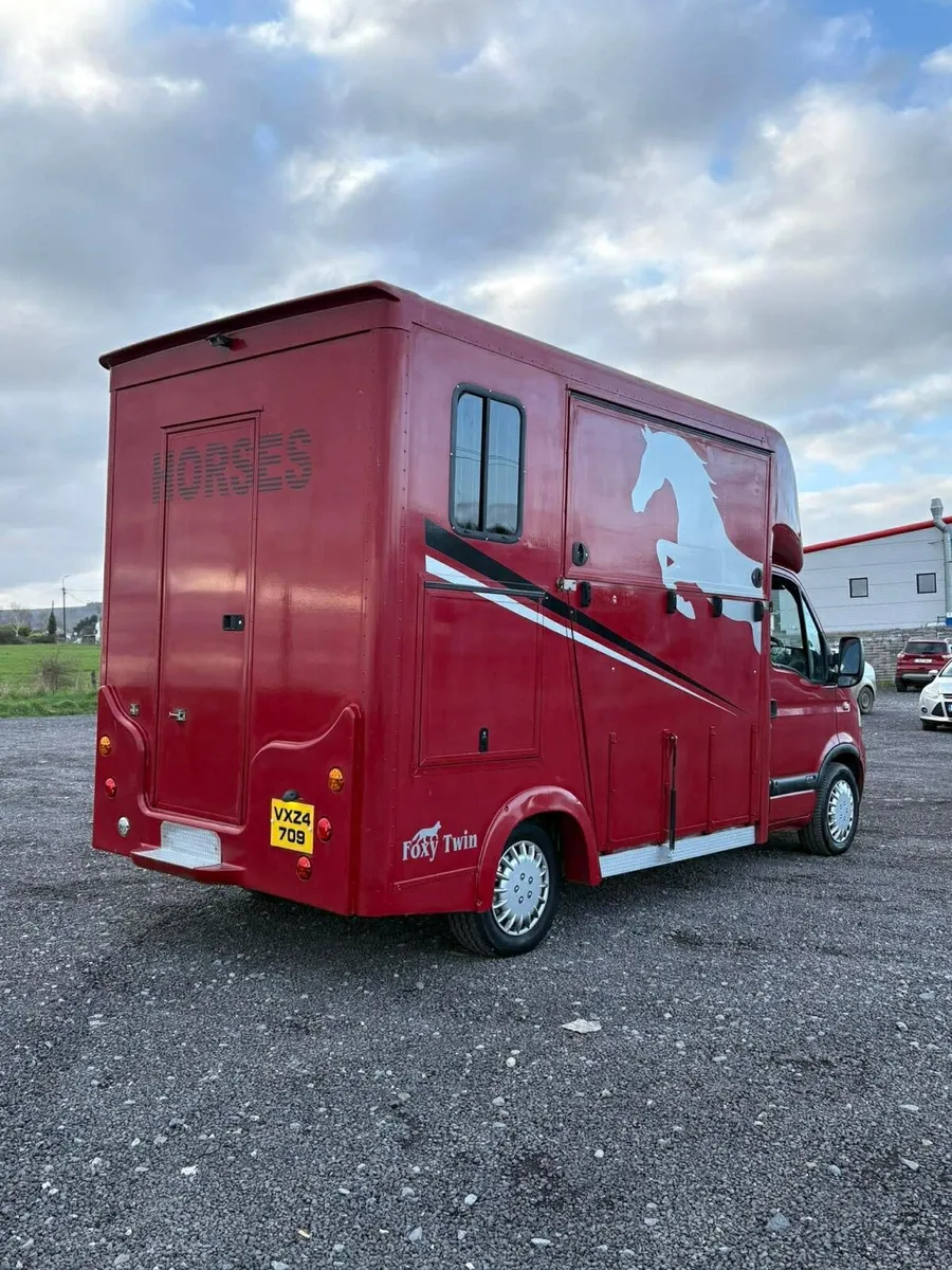 NI Year 2009 Horse lorry - Image 2