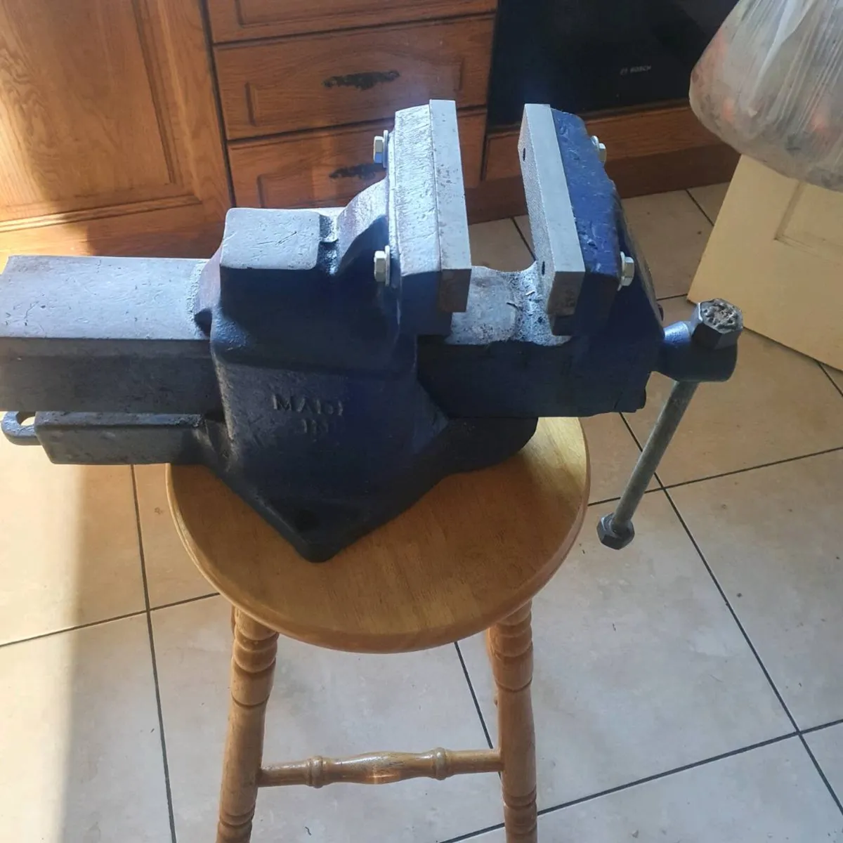 Heavy duty record vice - Image 1