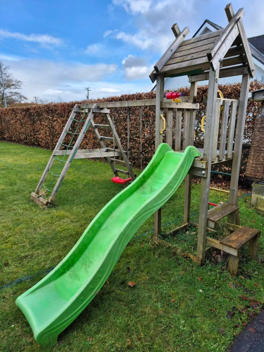 Jungle gym - Image 1