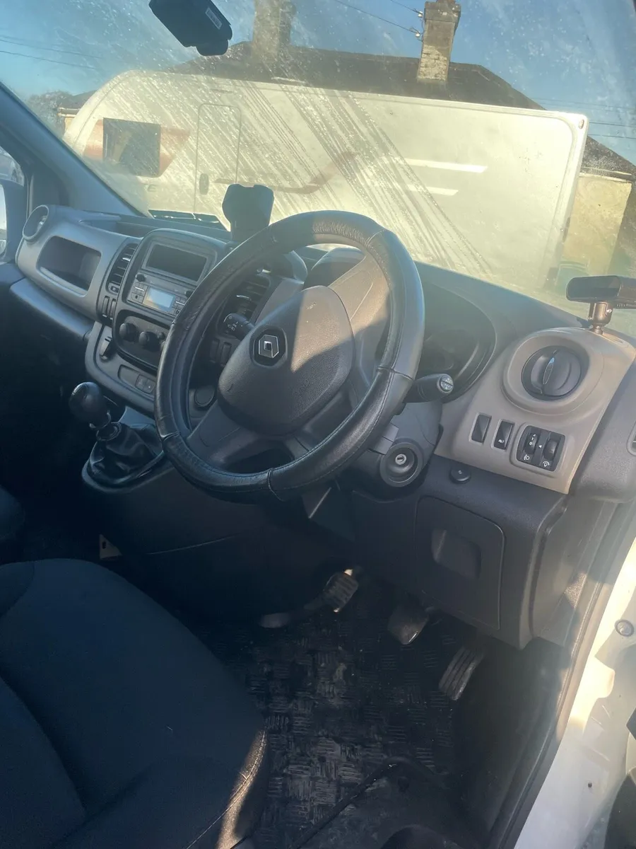 Renault traffic - Image 3