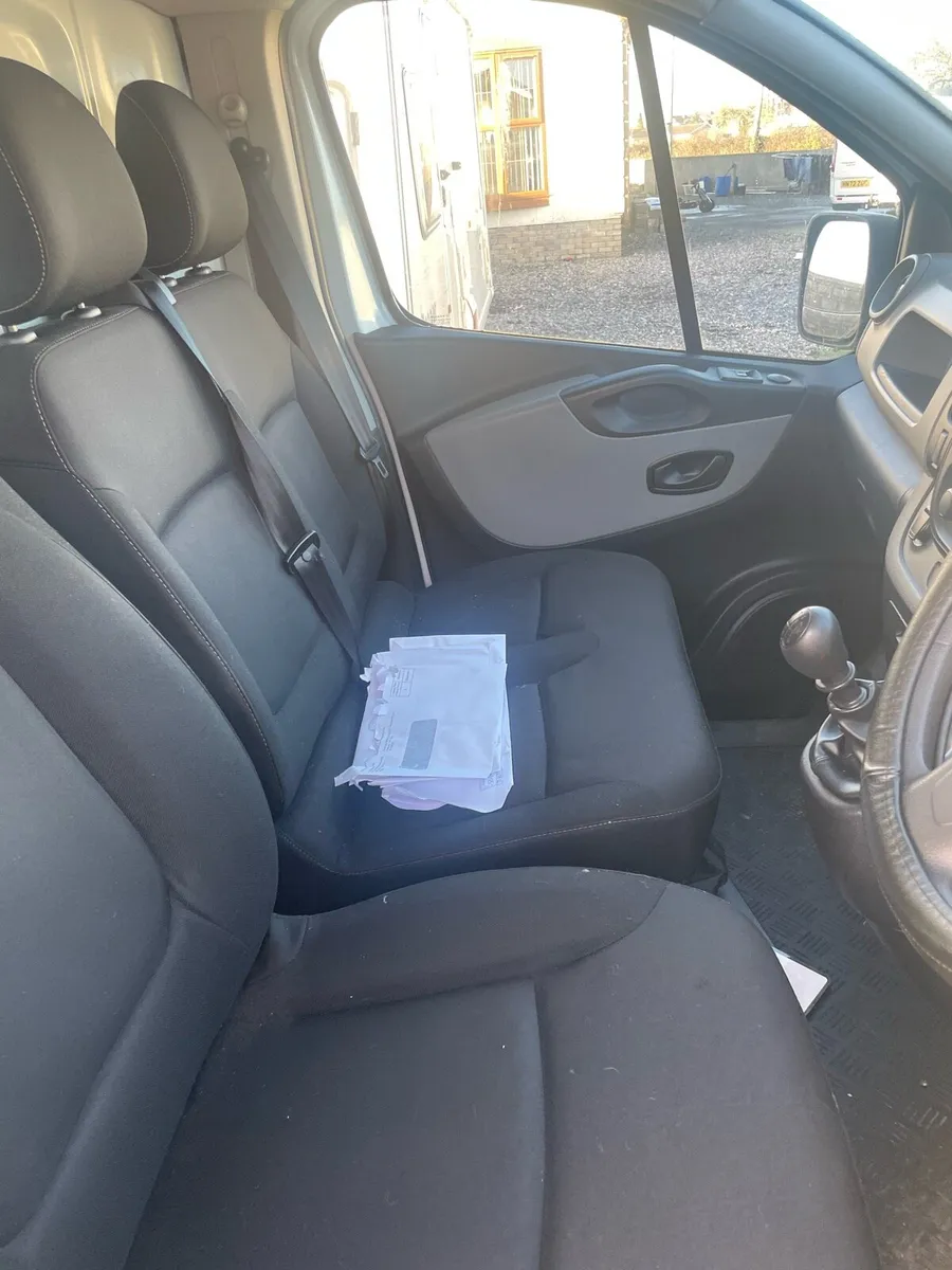 Renault traffic - Image 2