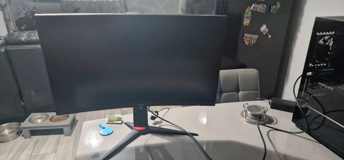 Gaming pc and monitor - Image 3