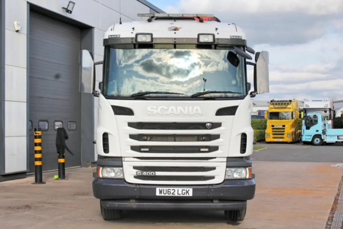 2013 SCANIA G400 8X2 BEAVERTAIL & PK40002-EH CRANE - Image 2