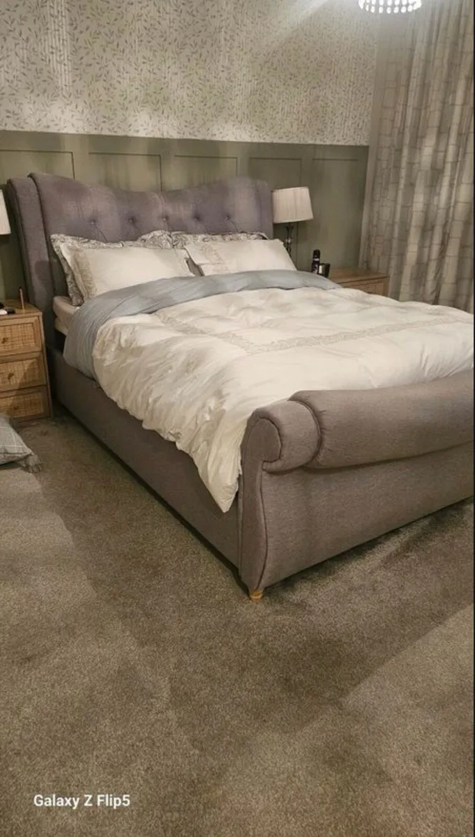 King size Sleigh bed frame - Image 1