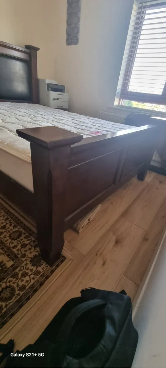 1 solid wood king size 5ft bed inc 2 side lockers - Image 4