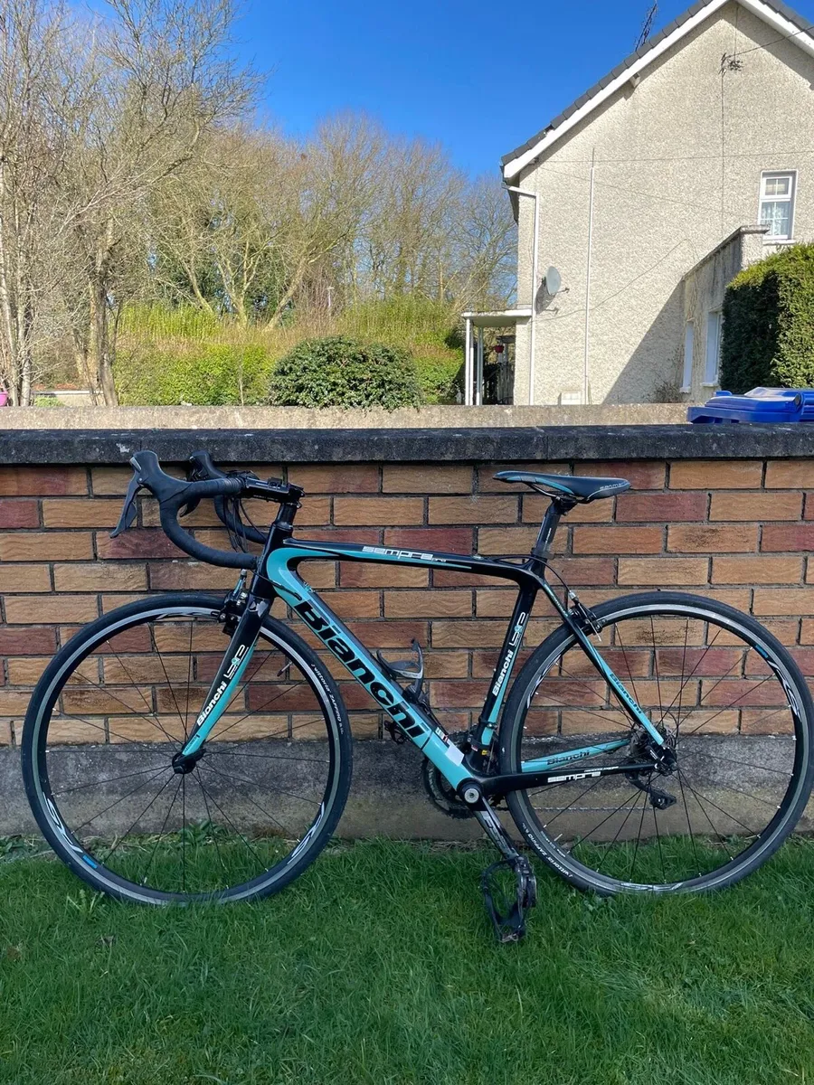 Bianchi Sempre Pro Carbon Road Bike - Image 1