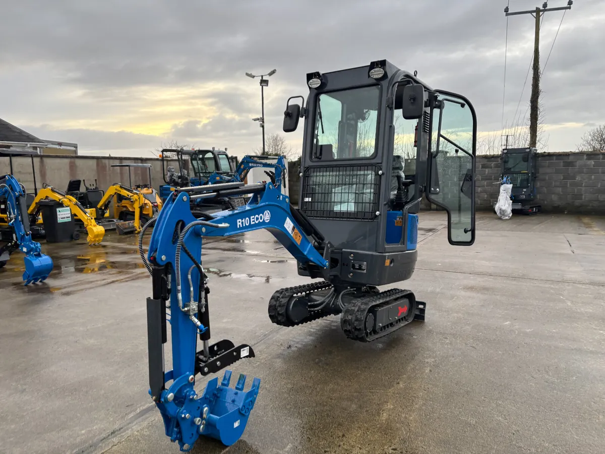 New Model Cabbed Rippa R10 Mini digger - Image 3