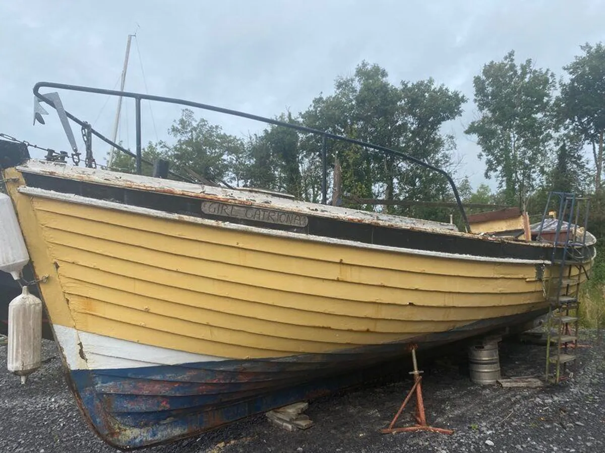 Wooden trawler - Image 1