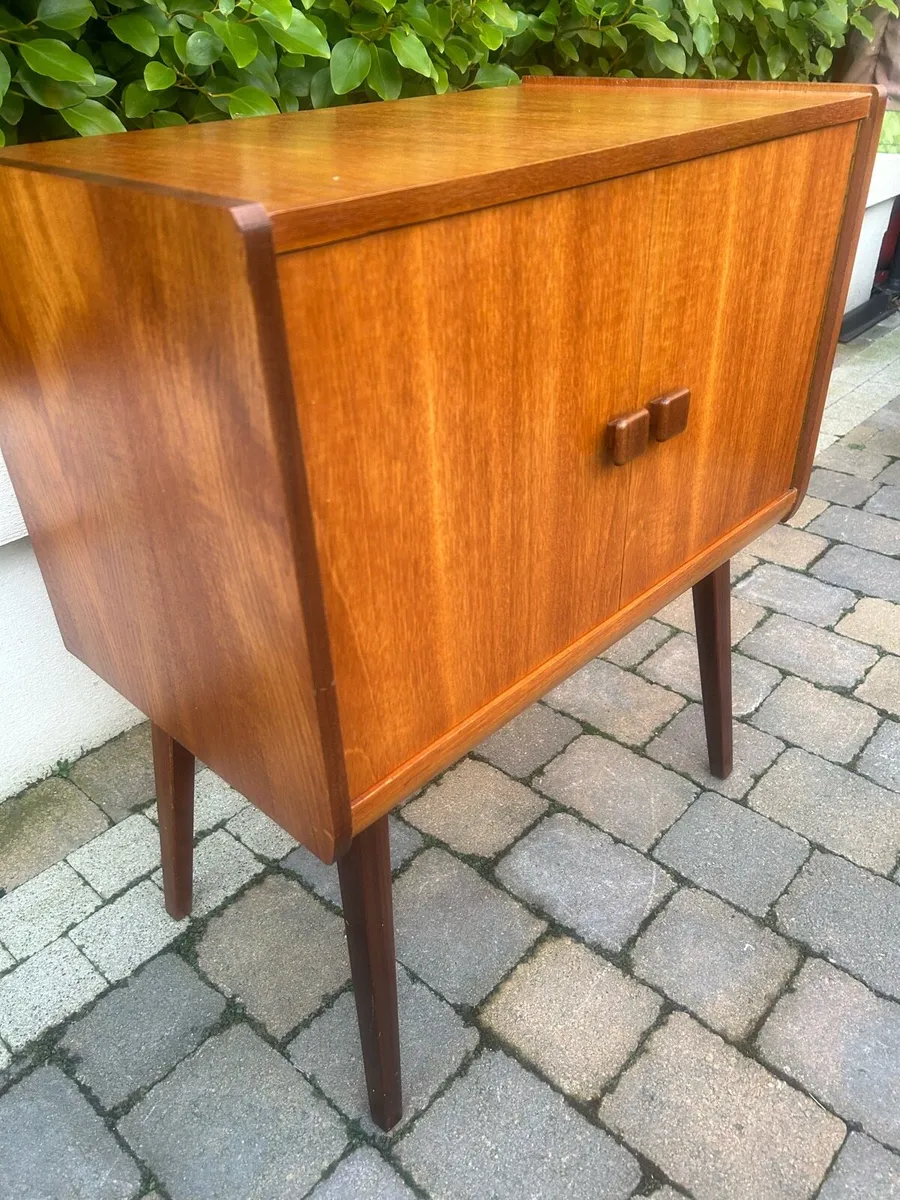 Record cabinet and  vinyl storage retro - Image 3