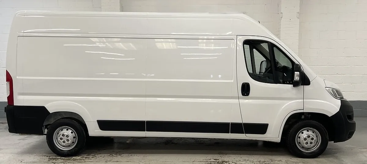 2023 Citroen Relay High Roof Panel Van - Image 2