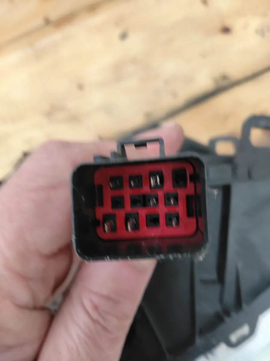 V60/s60 headlight - Image 3