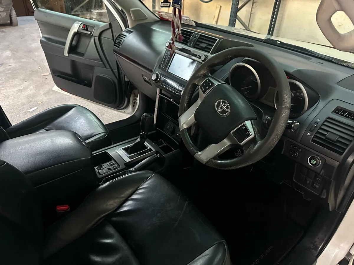 Toyota Land Cruiser - Image 2