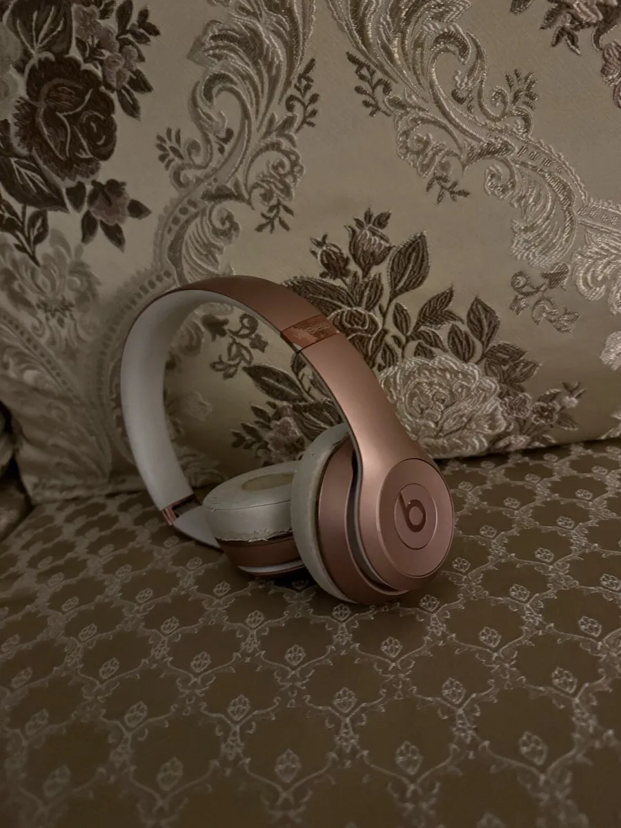 Beats Solo 3 - Image 1