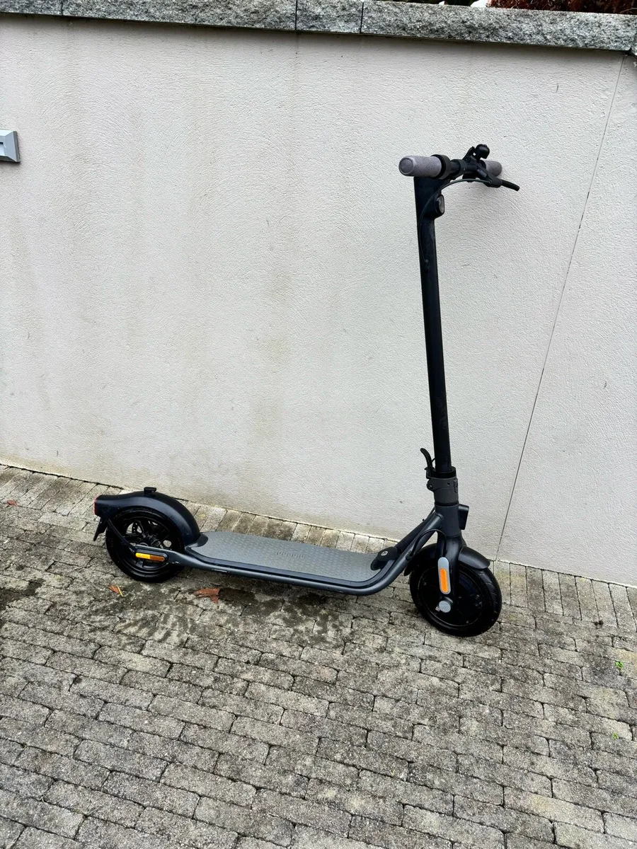 Segway ninebot f25 electric scooter - Image 2