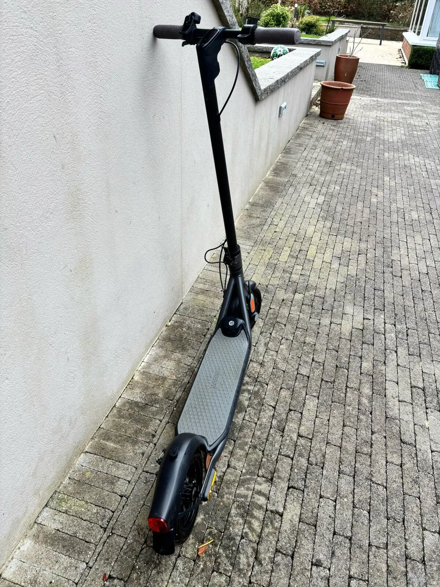 Segway ninebot f25 electric scooter - Image 3