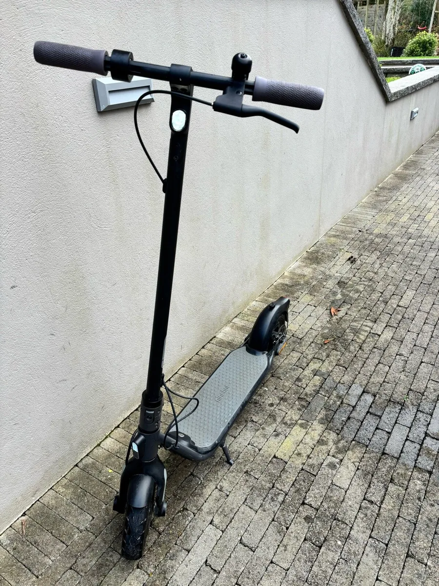 Segway ninebot f25 electric scooter - Image 1