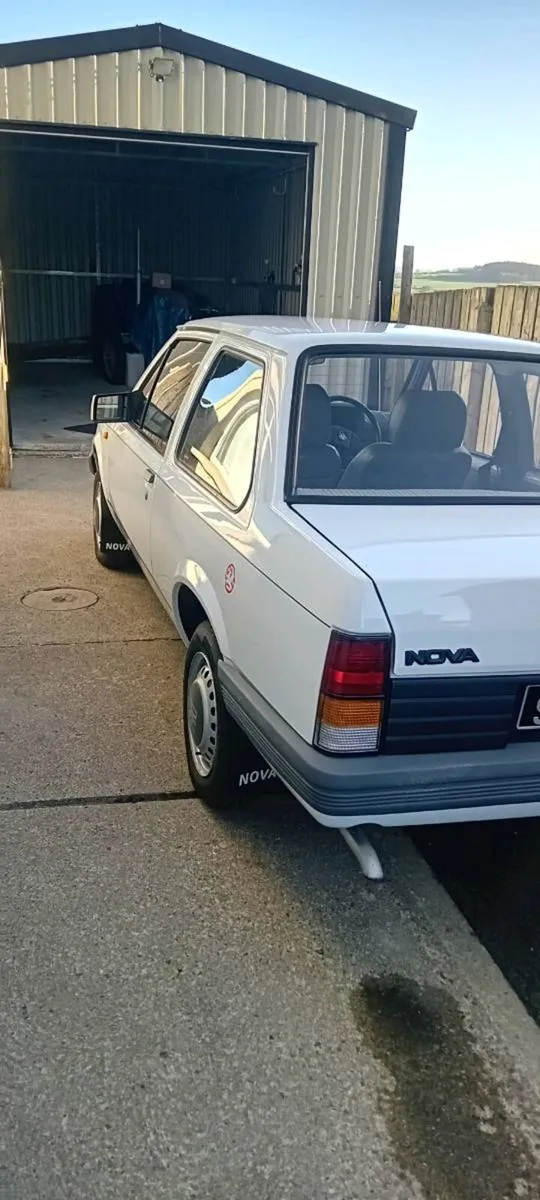 Vintage car - Image 3