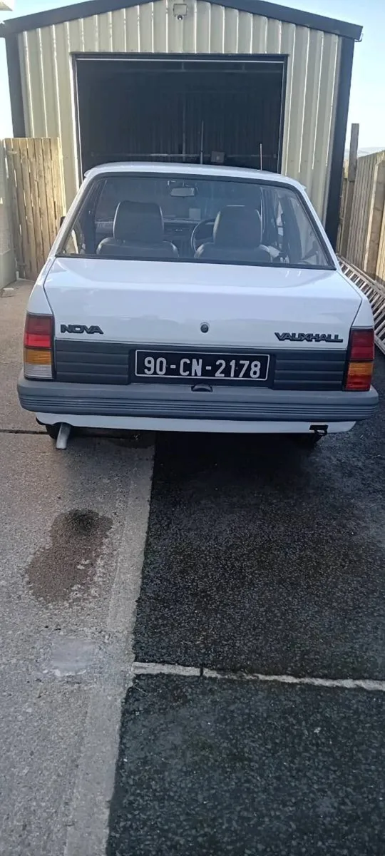 Vintage car - Image 4