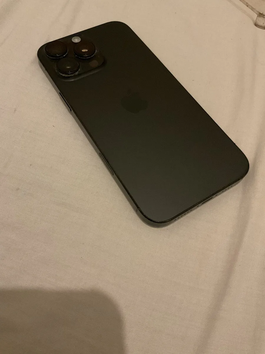 iPhone 16 Pro Max - Image 3