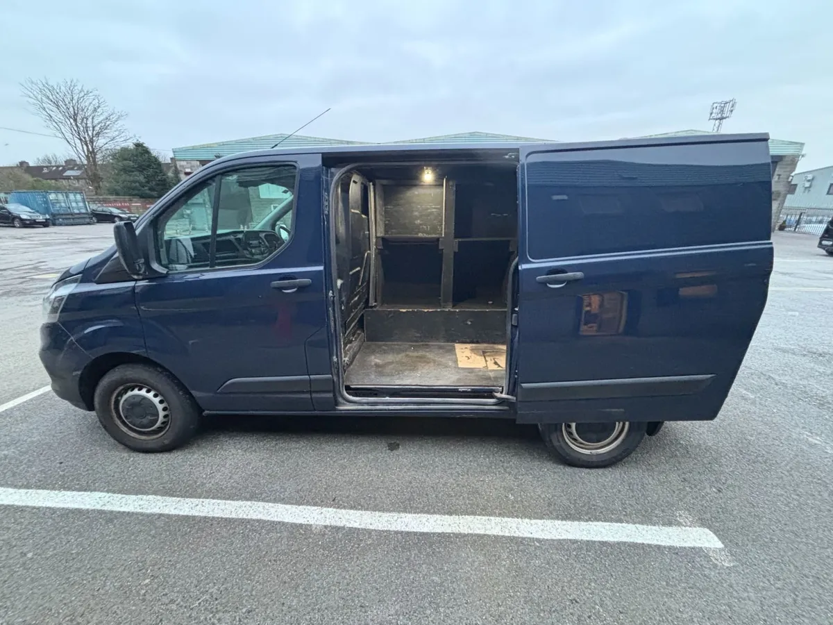 Ford Transit 2021 - Image 2