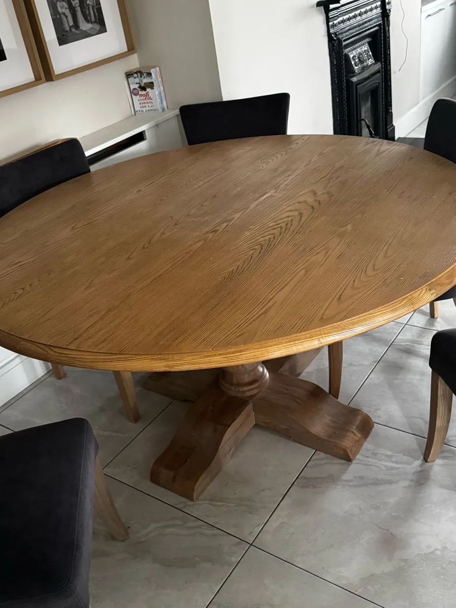 Dining table & 5 chairs - Image 2
