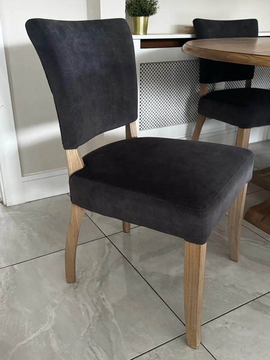 Dining table & 5 chairs - Image 4