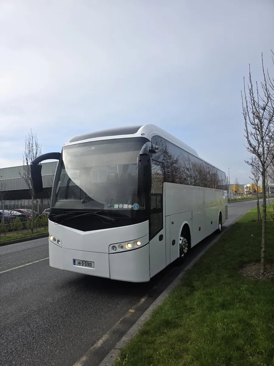 2014 Volvo jonckheere 53 passenger seats - Image 2