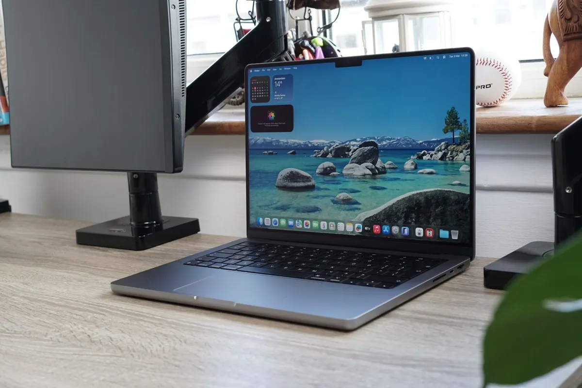 Macbook Pro 14" M1 Pro | 16GB | 512GB - Image 1