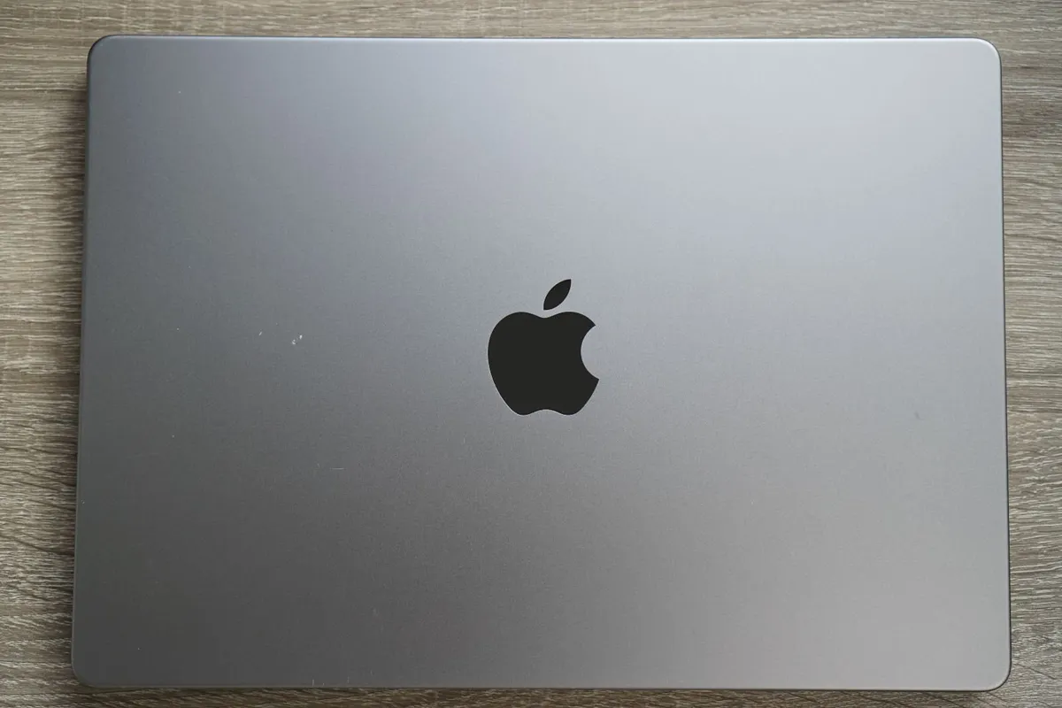 Macbook Pro 14" M1 Pro | 16GB | 512GB - Image 3