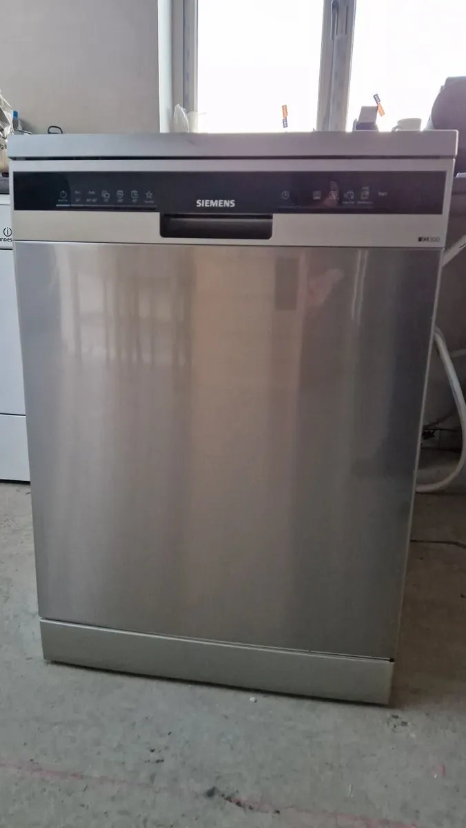 Siemens IQ300 Dishwasher - Image 2