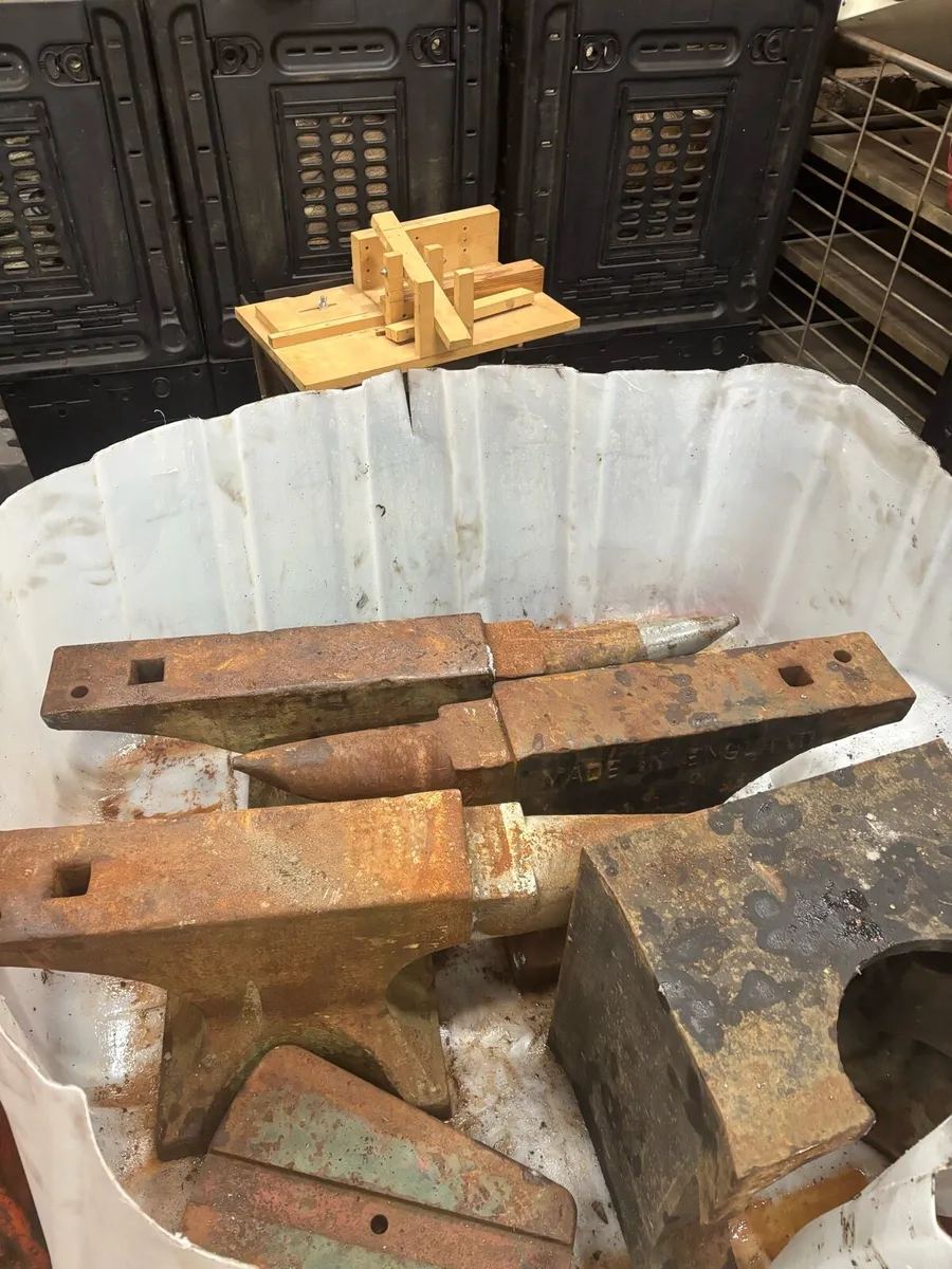 PETER WRIGHT 3 cwt & 4cwt ANVILS - Image 1