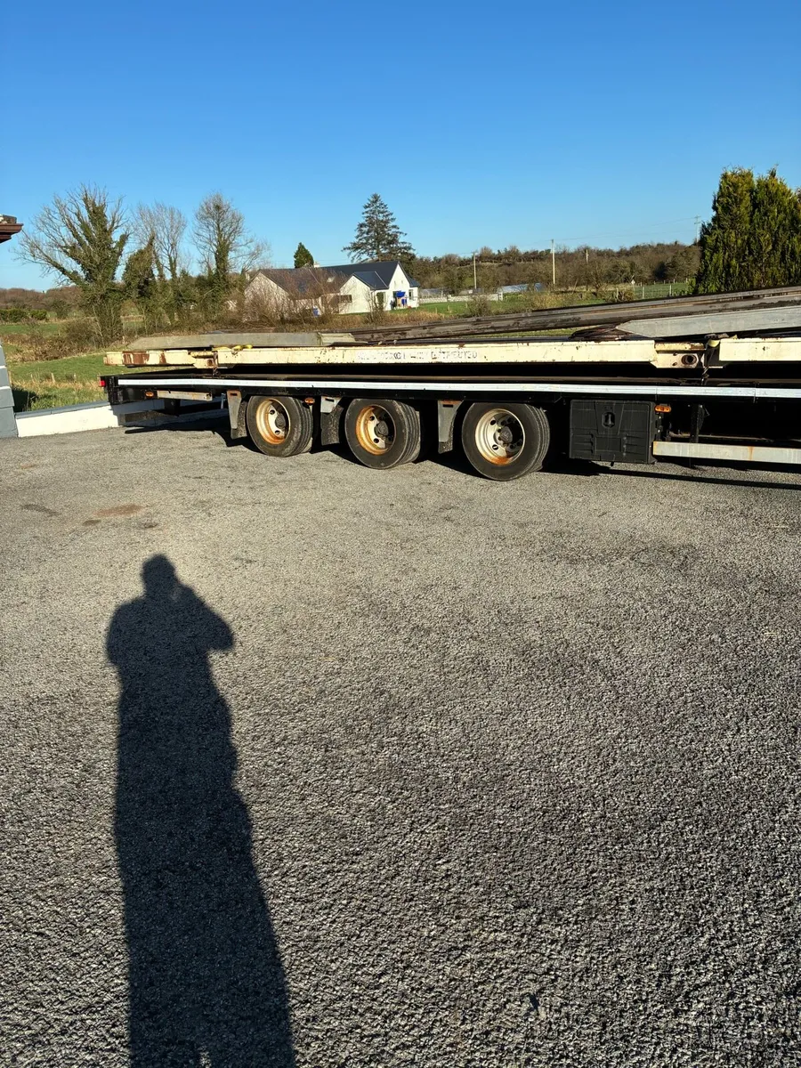 Stepframe flat trailer - Image 2