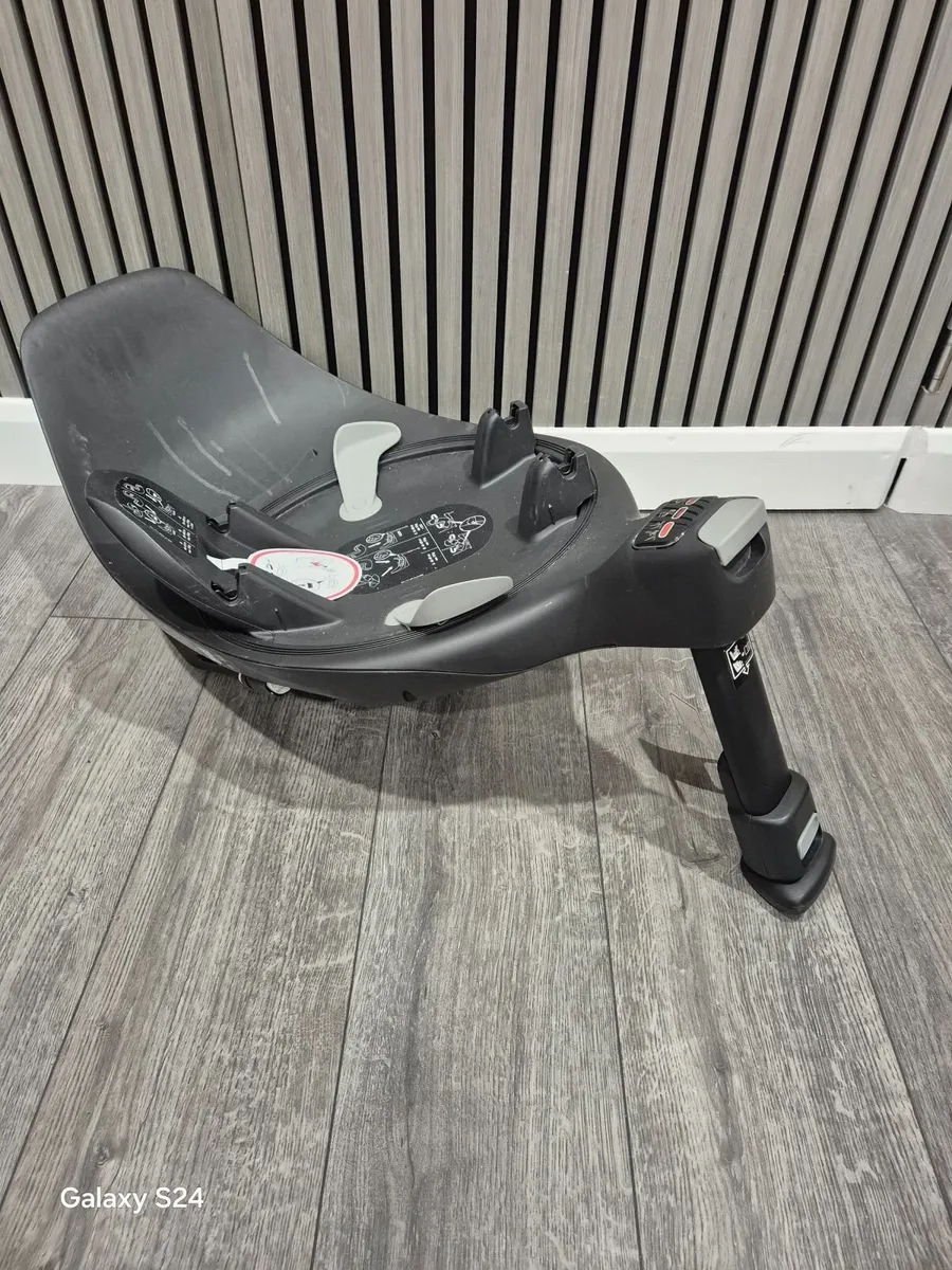 Baby equipment - Image 1