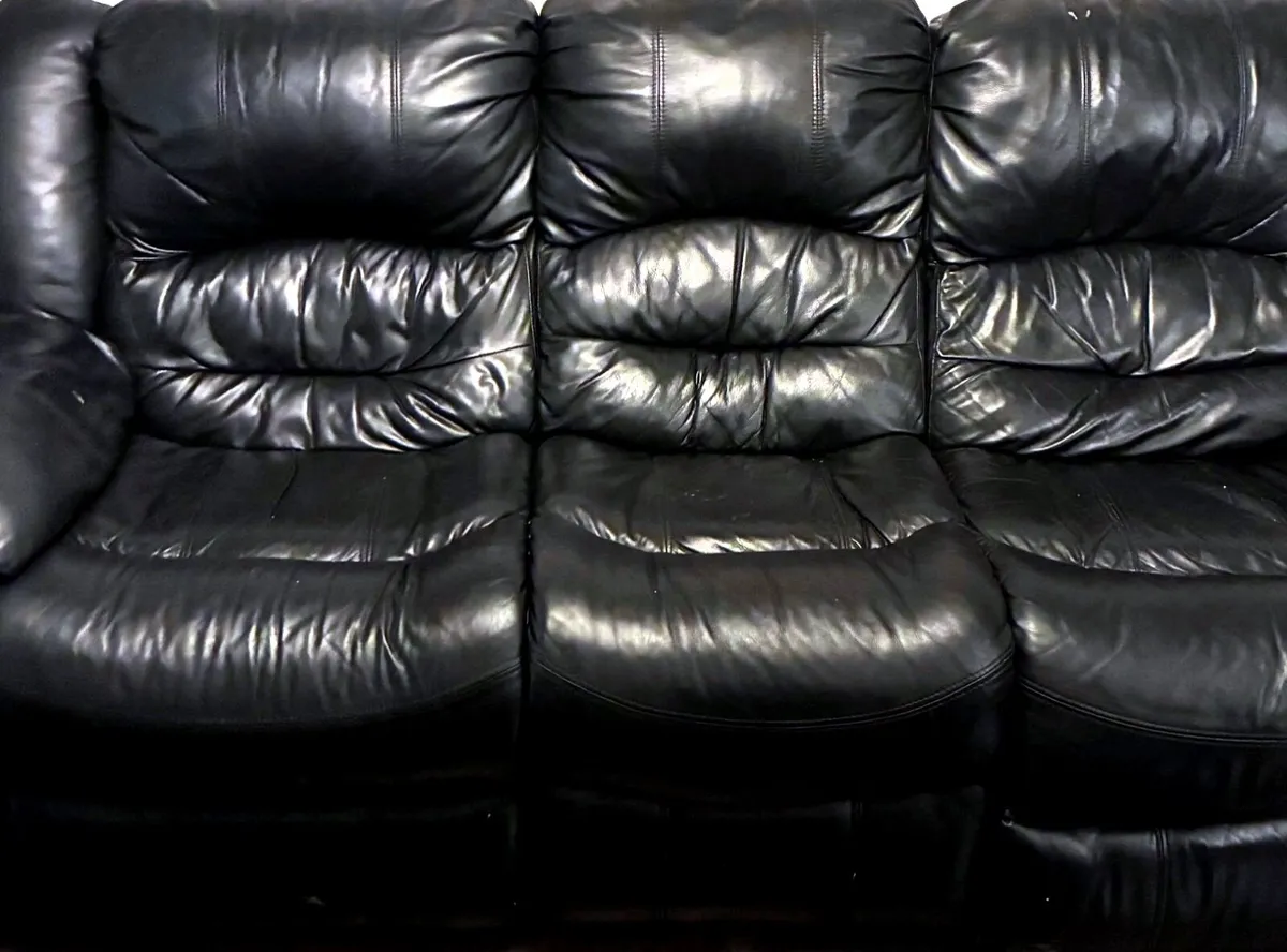 Black Leather couch - Image 1