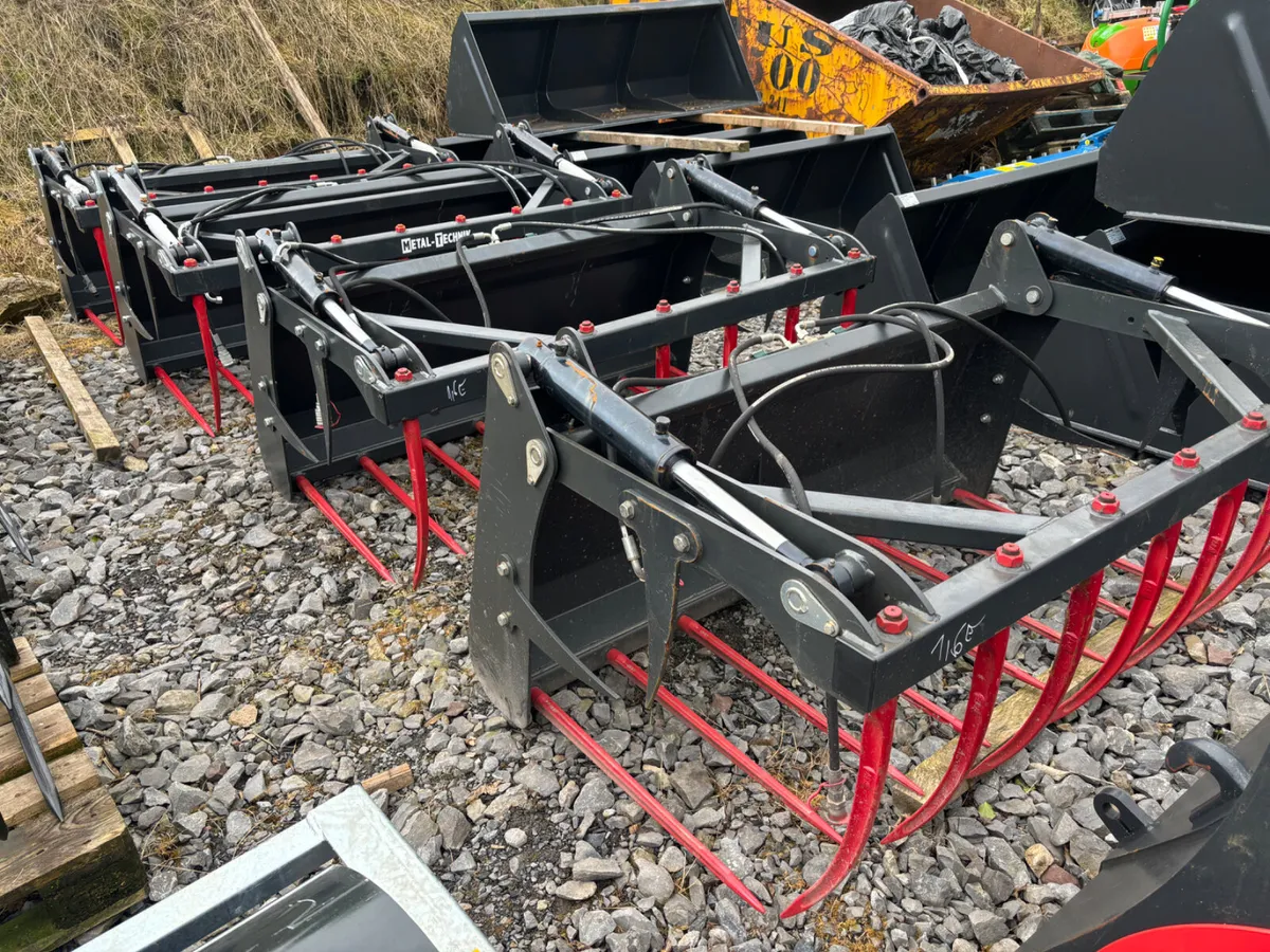 New 1.6 & 1.8M Tine Grabs in Stock!! - Image 1