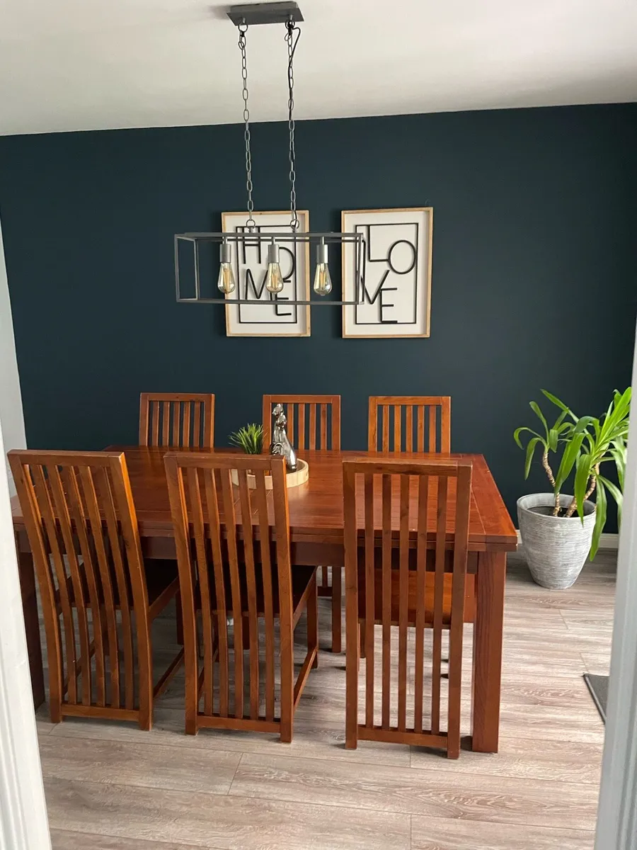 Dining table - Image 1